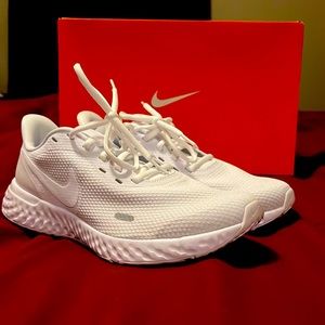Women Nike Revolution 5